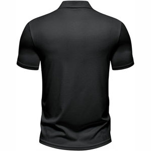 Polo homme noir à manches courtes en coton tricoté, tissu respirant et décontracté avec logo sur le devant. - Product Image 2