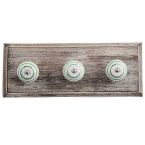 Cintres en bois de luxe haut de gamme pour hôtel, avec logo personnalisé, style européen, finition laquée lisse, crochet chromé robuste - Product Image 2