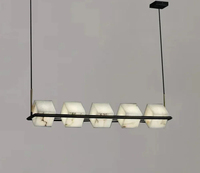 Luminaire suspendu moderne à 5 cubes en onyx naturel, source de lumière économe en énergie, cadre en métal noir et or, garantie de 5 ans