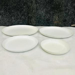 Bol de service en métal durable et léger de 12 pouces, respectueux de l'environnement, avec finition en céramique blanche mate, design bohème pour le service des aliments - Product Image 3