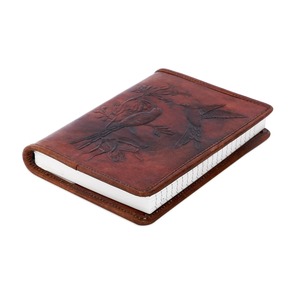 Diario de Cuero Hecho a Mano con Grabado de Pájaros, Cuaderno Recargable para Observación de Aves - Product Image 1