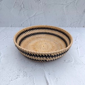 Panier de rangement en rotin naturel tressé noir bicolore en forme d'animal, écologique, fait main, design moderne multifonctionnel D98xH2.8 pouces - Product Image 6