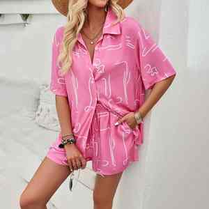 Conjunto de dos piezas para mujer de verano: camisa de manga corta con botones y pantalones cortos de corte relajado, en tela transpirable de alta calidad. - Product Image 5