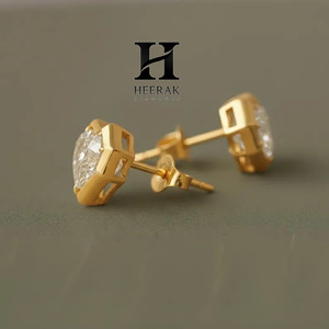 Boucles d'oreilles modernes à sertir en forme de cœur avec diamants de laboratoire, or jaune 14 carats, diamants de laboratoire taille cœur VVS EF, boucles d'oreilles géométriques - Product Image 4