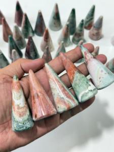 ที่วางแหวนรูปยูนิคอร์นทำจากหินแจสเปอร์ธรรมชาติ แกะสลักด้วยมือ ใช้สำหรับวางเครื่องประดับ หินบำบัด และเป็นของขวัญ - Product Image 2