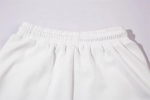 Shorts Bermuda Sportifs Blancs pour Hommes avec Rayures Latérales, Taille à Cordon, Tricotés, Respirants, Tenue Décontractée - Product Image 4