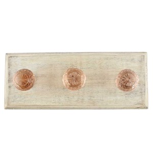 Cintres en bois de luxe haut de gamme pour hôtel, avec logo personnalisé, style européen, finition laquée lisse, crochet chromé robuste - Product Image 1
