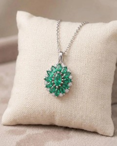 Colgante de Esmeralda Natural, Collar de Plata de Ley 925, Cristal Curativo, Protección Energética, Piedra Espiritual, Joyería de Lujo, Regalo - Product Image 1