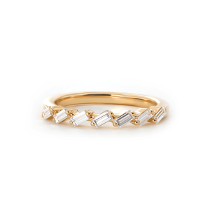 Anillo de Oro Amarillo Sólido de 14K con 7 Piedras de Diamante Cultivado en Laboratorio, Corte Baguette de 3x1.5mm, Certificado IGI, Estilo Lujoso de Media Eternidad - Product Image 3