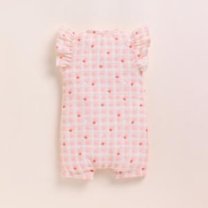 Pelele de muselina orgánica de primera calidad con volantes y estampado de fresas-Ropa de bebé - Product Image 2