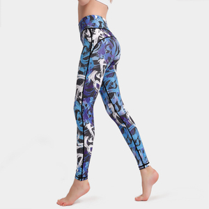 Leggings de sport et de yoga pour femmes, design tendance, logo personnalisé OEM, toucher doux, impression par sublimation, pour la course à pied et la gym - Product Image 6