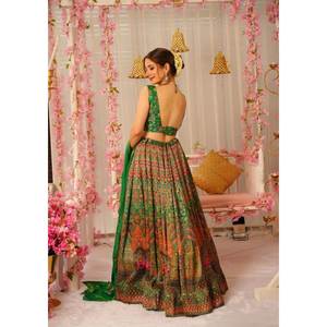Magnifique Lehenga Choli coupe trapèze pour les fêtes, taille naturelle, tissu organza avec imprimé floral numérique - Product Image 4