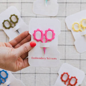 Mini tijeras de bordado con diseño de girasol, hechas de acero inoxidable de alta calidad, punta afilada, herramienta de corte de hilo para costura de precisión - Product Image 3