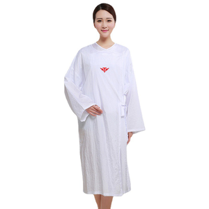 Cape de Coiffure Grise à Taille Ajustable avec Logo Rouge, Écologique, Résistante à l'Eau, en Nylon et Coton, pour Salon et Barbier - Product Image 2