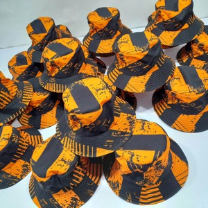 Sombrero de Pescador Unisex Transpirable con Diseño de Dibujos Animados Sublimado Personalizado OEM |   Sombrero para el sol con gráfico abstracto en negro y naranja |   Sombreros de Sialkot - Product Image 6