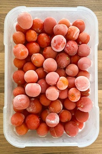 Tomate Congelado IQF en Cubos y Mitades, Vegetal Premium para Procesamiento de Alimentos, de Vietnam - Product Image 3
