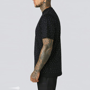 Camiseta Personalizada con Pedrería, Producción de Calidad de Exportación, Camiseta Urbana Oversize con Brillos, Colección Vanguardista de Moda - Product Image 3