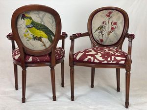 Fauteuils de luxe faits à la main en bois massif, dossier à motif d'oiseaux exotiques, siège orné à motifs marrons - Product Image 6