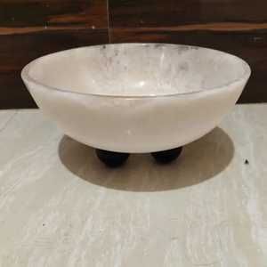 Nouveau style de bol en résine fait main, bol de service en verre vert poli au design contemporain pour la présentation décorative des aliments - Product Image 3