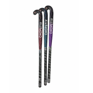Palos de hockey sobre césped hechos de carbono, diseño duradero para competición, que ofrece un toque preciso y una fuerza de golpeo confiable. - Product Image 1