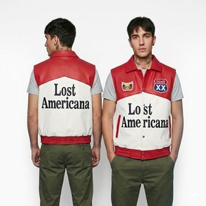 Chaleco de Cuero PU Rojo y Blanco para Hombre Lost Americana, Casual, con Cuello Camisero, Estampado por Transferencia Térmica, Decorado con Remaches, Resistente al Viento - Product Image 1
