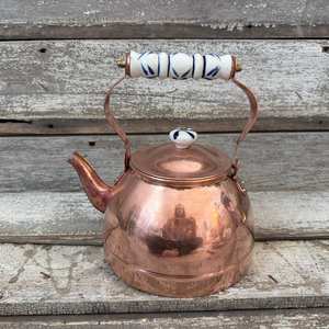 Tetera de Cobre Hecha a Mano Estilo Vintage para Hervir Agua, Té y Café, Apta para Estufa, Hogar, Hotel y Restaurante - Product Image 1