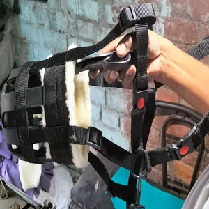 Cabestro de seguridad para caballos, color negro, crema y rojo, con forro de lana para mayor comodidad, equipo de entrenamiento, fabricado en Kanpur. - Product Image 1