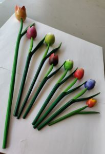 ของตกแต่งบ้านทำมือจากไม้กระถินณรงค์ Tulip Play Sound พร้อมสไตล์โรแมนติกและเทคนิคการขัดเงา ความยาว 37 ซม. น้ำหนักเบา เหมาะสำหรับเป็นของขวัญ - Product Image 2