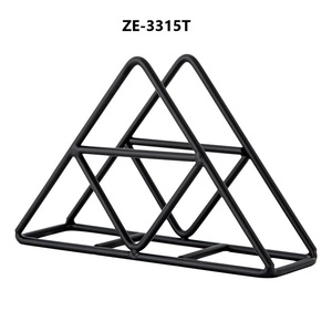 Porte-serviettes moderne brodé à bordure zigzag, designs en acier découpé de créateur, anneaux à serviettes personnalisés faits à la main, Zahid Exports, pour la maison et l'avion - Product Image 1