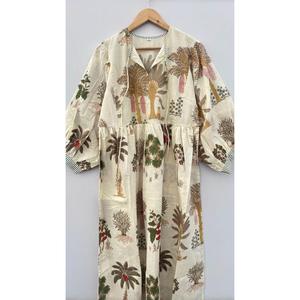 Robe midi élégante bohème beige en coton artisanal avec col noué et imprimé ethnique palmiers, robe décontractée pour femmes - Product Image 1