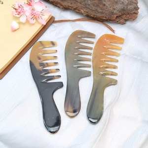Peigne en corne artisanal personnalisé à dents extra larges, manche long, démêlant, antistatique, fait main, pour cheveux épais et bouclés, cadeau - Product Image 5