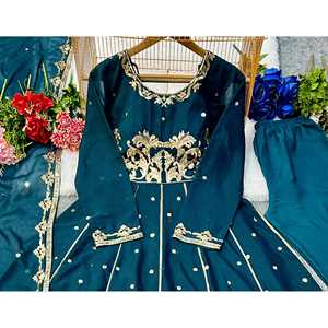 Traje Anarkali de Diseñador con Pantalón Gowan y Dupatta para Fiestas - Product Image 6