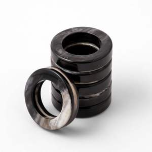 Anillo y Porta Servilletas de Cuerno de Diseño Moderno para Decoración de Mesa, Cuerno de Búfalo Negro para Eventos y Fiestas, Precio al por Mayor - Product Image 1