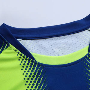 Maillot de football personnalisé 100 % polyester de haute qualité, nouveau design, vêtement de sport respirant, léger et anti-humidité (avant) - Product Image 3