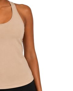 Conjunto Deportivo Personalizado para Mujer, Top de Yoga Beige con Shorts Negros Estilo Biker, Corte Ajustado, Ropa Deportiva para Gimnasio, Fitness y Entrenamiento - Product Image 4