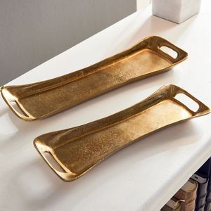 Plateau de service en métal design, conçu pour la décoration de table de luxe et la présentation élégante des aliments - Product Image 4