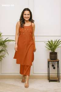 Conjunto coordinado de Kurti y pantalón de algodón slub de la mejor calidad, elegante, moderno y a la moda, con trabajo de espejo, fabricado en Surat, ropa étnica. - Product Image 6