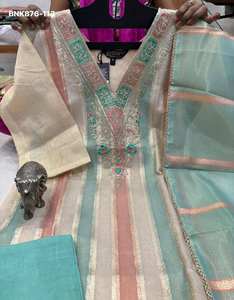 Nuevo conjunto indio de alta calidad en seda Simar con trabajo Pitha, Kurti-Pantalón y Dupatta, fabricante de Surat, ropa étnica. - Product Image 4