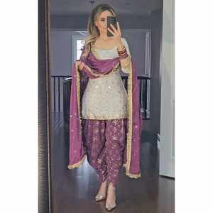 SOIRÉE GEORGETTE BRODERIE SÉQUENCE TRAVAIL TOP DHOTI AVEC DUPATTA BLANC - Product Image 1