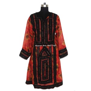 BDR071 Top/Tunique/Kurta indien bohème vintage, imprimé floral artisanal en coton avec broderie, provenant d'un fournisseur Kuchi - Product Image 5