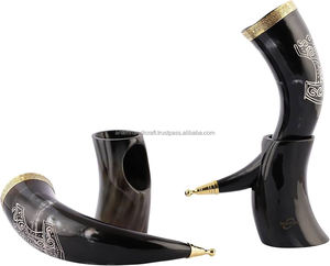 Corne à boire Viking polie et écologique, fabriquée à la main, naturelle et personnalisée de la meilleure qualité, sculptée pour un restaurant à domicile en Inde - Product Image 1