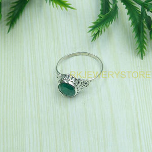 Anillo de Esmeralda Natural con Plata de Ley 925, Anillo de Diseño Hecho a Mano con Esmeralda Redonda en Cabujón, Joyería Elegante para Mujer - Product Image 3