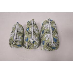 Pochette de maquillage en coton à imprimé floral, trousse de toilette de voyage, trousse de toilette à fermeture éclair, organiseur en coton floral - Product Image 3