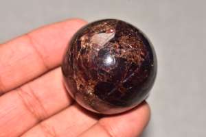 ลูกบอลคริสตัลโกเมนสีแดงขายดีที่สุด ลูกบอลคริสตัลโกเมนดิบ ลูกบอลคริสตัลบำบัด - Product Image 2