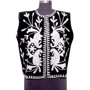 Chaleco sin mangas estilo floral vintage para mujer, chaleco corto con bordado floral único, relleno de algodón, ideal para regalo. - Product Image 1