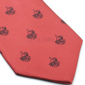 Corbata Masónica Elegante con Bordado Detallado y Acabado Pulido para Ocasiones Ceremoniales y Formales - Product Image 4