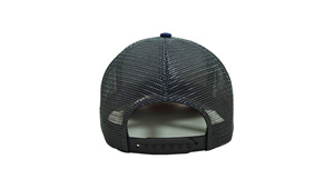 Casquette de camionneur noire en maille respirante à 5 panneaux, personnalisable avec logo, fabriquée au Vietnam, style confortable et de haute qualité pour adultes - Product Image 2