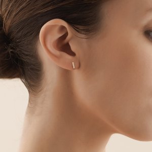 Boucles d'oreilles clous en or massif 14 carats avec diamant, barre verticale, vente en gros directe usine, bijoux minimalistes à lignes géométriques, conception personnalisée - Product Image 2