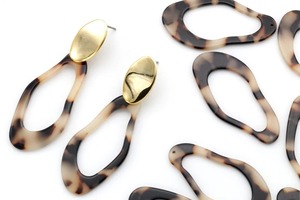 Resin Crafts Earrings with Enamel Resin Epoxy Resin <b>Polymer</b> Clay-Hand-painted Fashion Love Model Design - Product Image 3