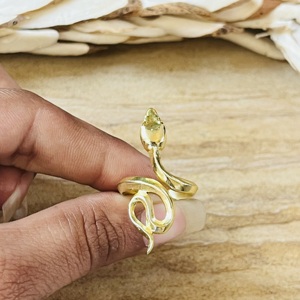 Anillos de Serpiente de Diseño Único, Joyería Gótica de Latón para Mujer, Chapado en Oro de 18k, Anillo Minimalista con Cobra, Venta al por Mayor/OEM/ODM - Product Image 4